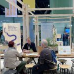 Gartenberatung am Messestand von JANs Gartenwelt